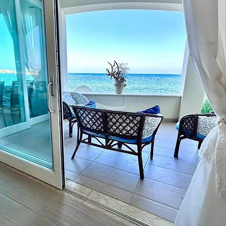 Casa Alba Serena By The Sea Apartment